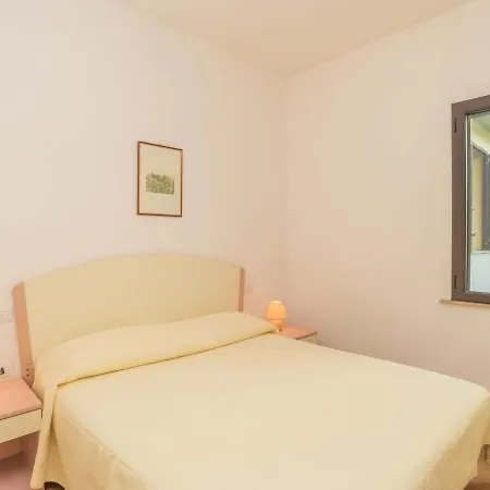 Stella Con Piscina Comune - Rei101 By Interhome Apartment *